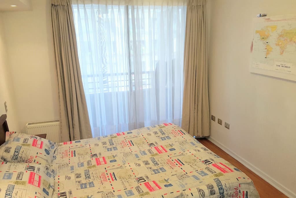 Pieza con cama matrimonial
