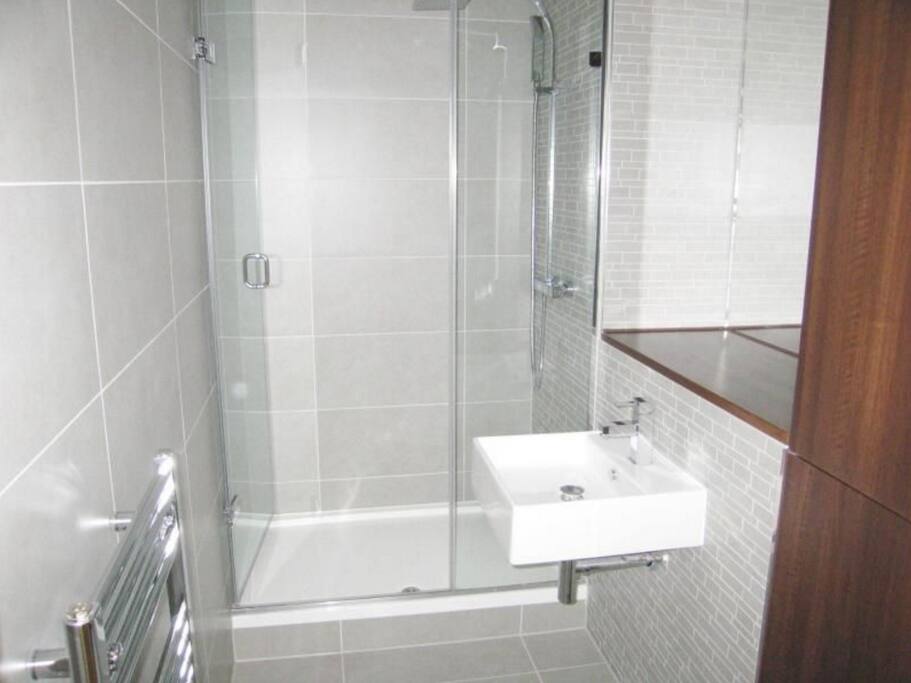 en suite bathroom