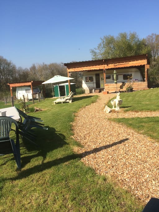 vue du Patio grande caravane, petite caravane pour famille ados ou amis