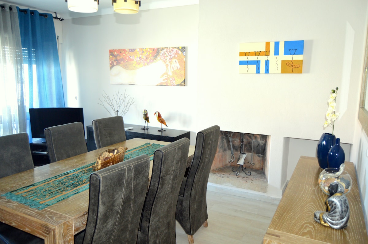 Popular Airbnb listing: Glamour Apartment - 2 bedrooms on Manta Rota Beach in Vila Nova De Cacela