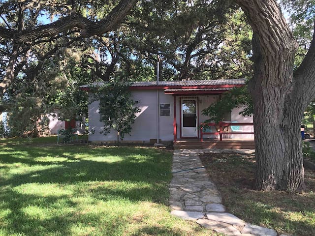 Ms Willie's Cabin on the Blanco