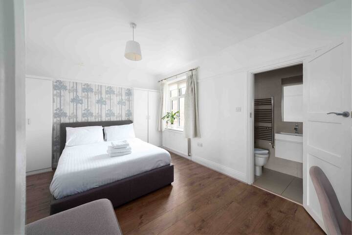 Three Bedrooms Flat Central London-Emirate gallery image 5