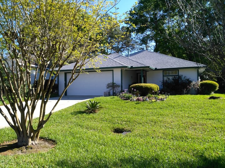 2Bdr & Bath unit in a House W/ separate entry.