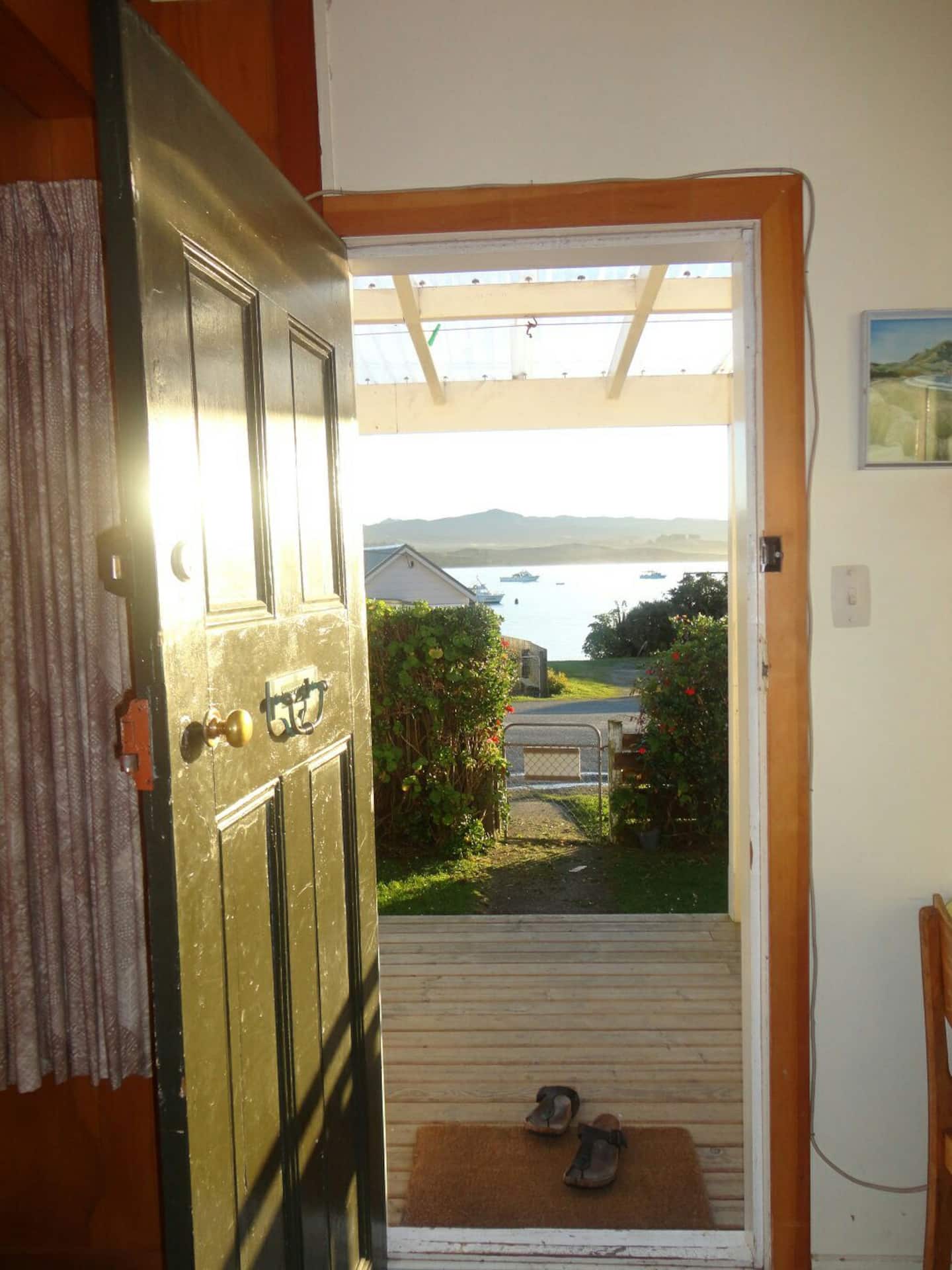 Moeraki Harbourside Cottage 4