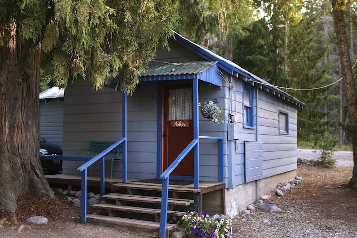 Airbnb Woods Bay Vacation Rentals Places To Stay Montana
