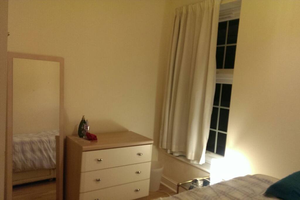 Dresser and drawers