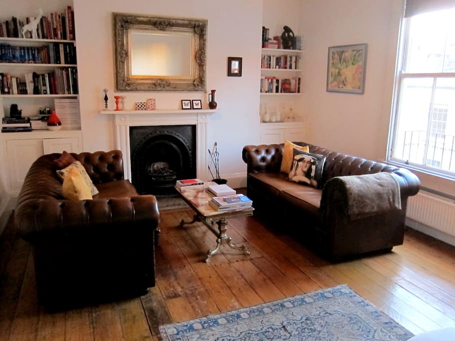 Private use of the sitting room for reading, working, and breakfast