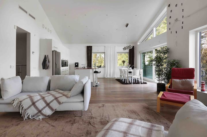 Lyxig Sjönära Villa Med Pool - Vaxholm