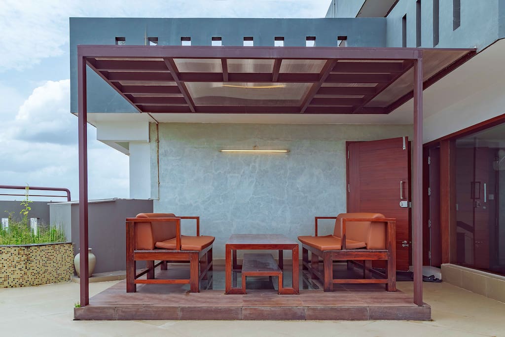 600 sq-ft sea facing terrace comfortably seating 6 adults.