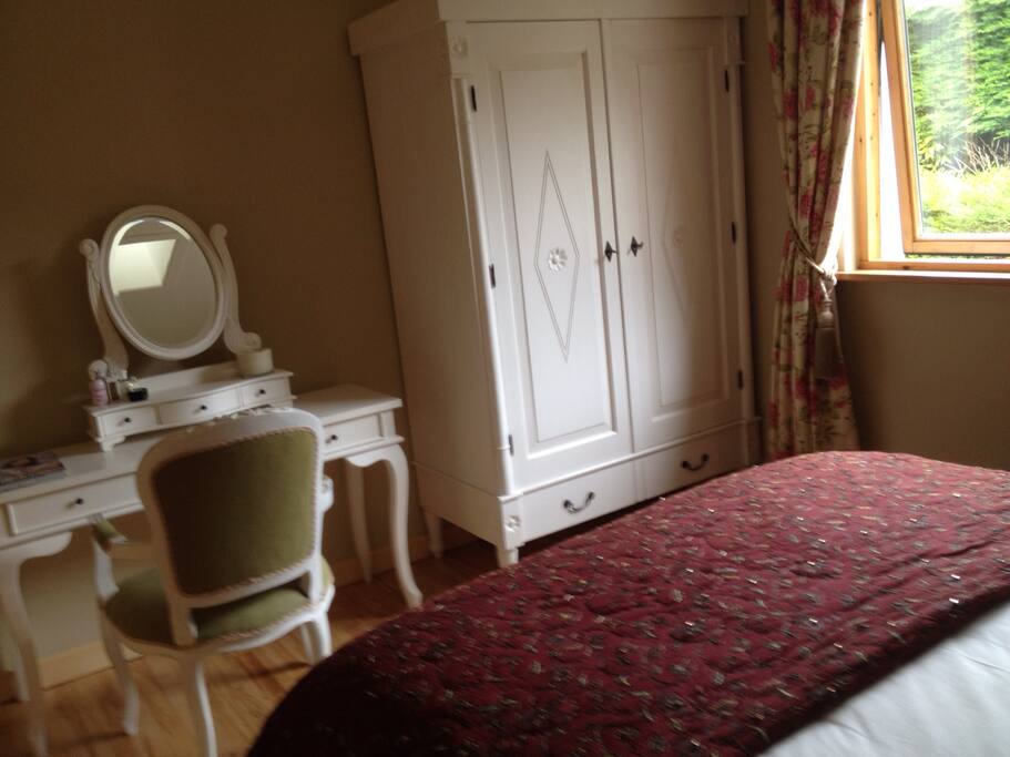 Double Bedroom - View 3