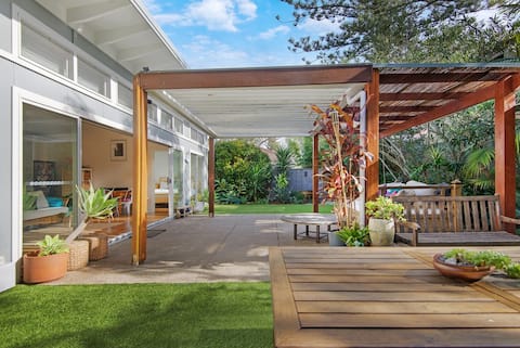 Bright and modern villa - 3 min walk to the beach!