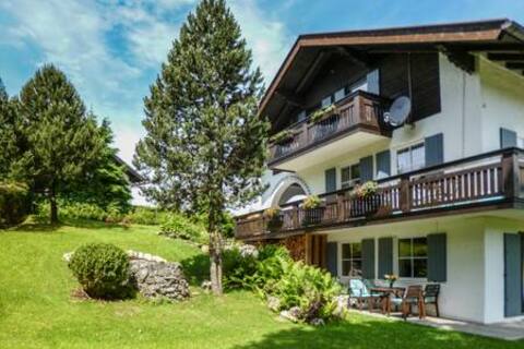 Group House for Nature Lovers