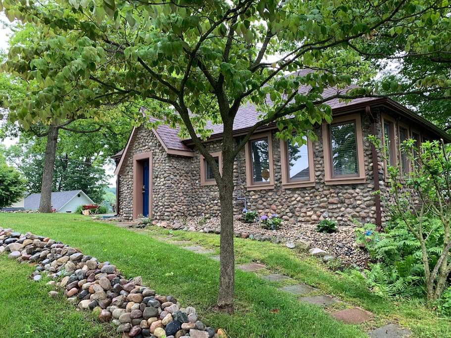 Stone Cottage on Kerr Island Cottages for Rent in Rome City, Indiana