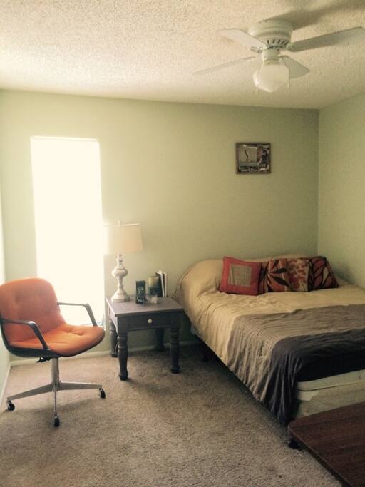 2nd bedroom
