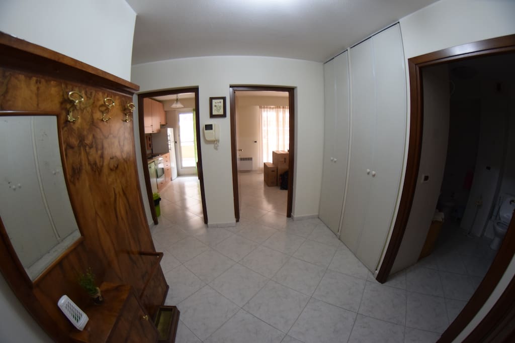 Entrata e distribuzione della casa