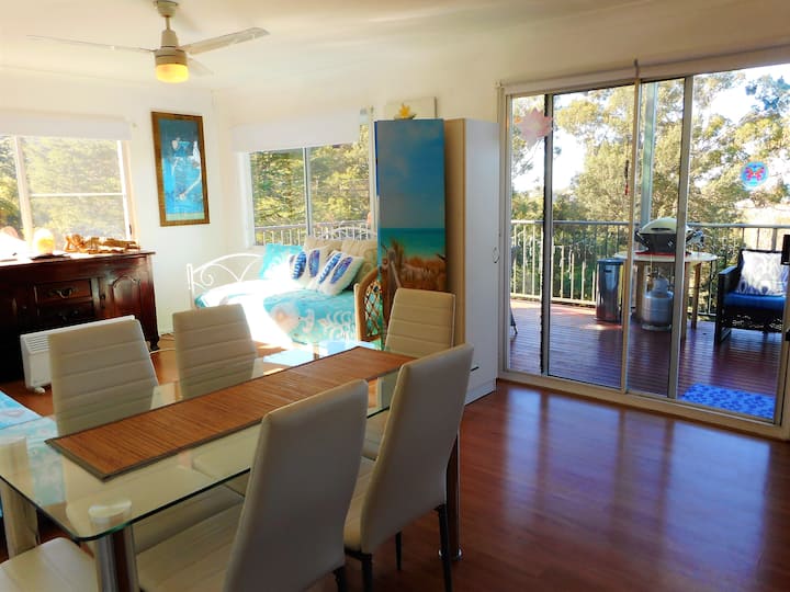 Sanctuary Retreat Thirroul NSW amazing ocean views Houses for Rent in