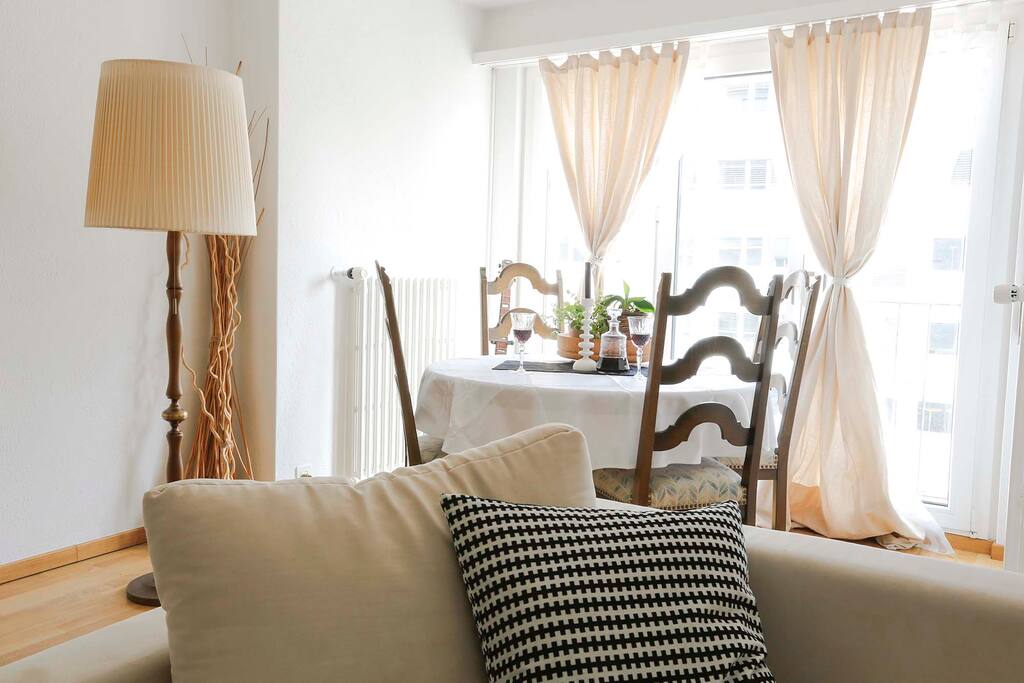 Livingroom – dining area