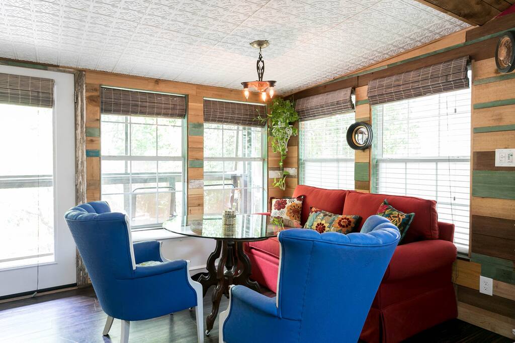 Living Area (Sofa converts to Full Size Bed)