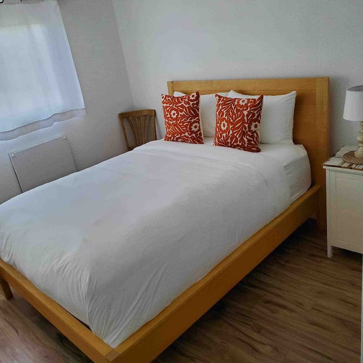 חדר שינה 1 מיטת קווין