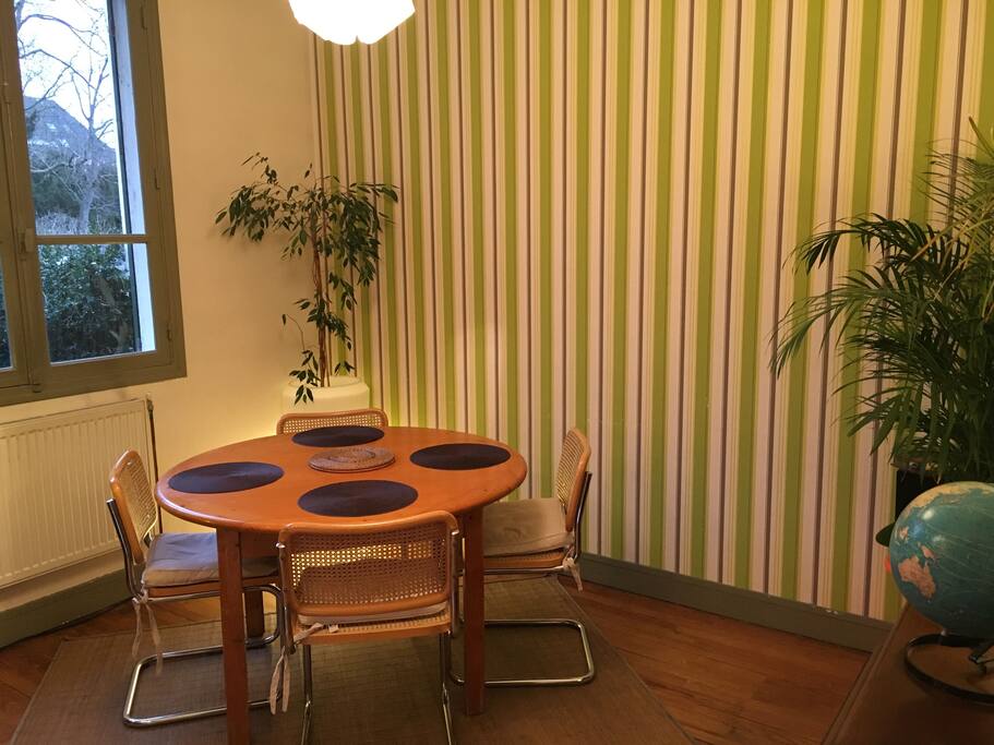 La salle à manger / Dining room