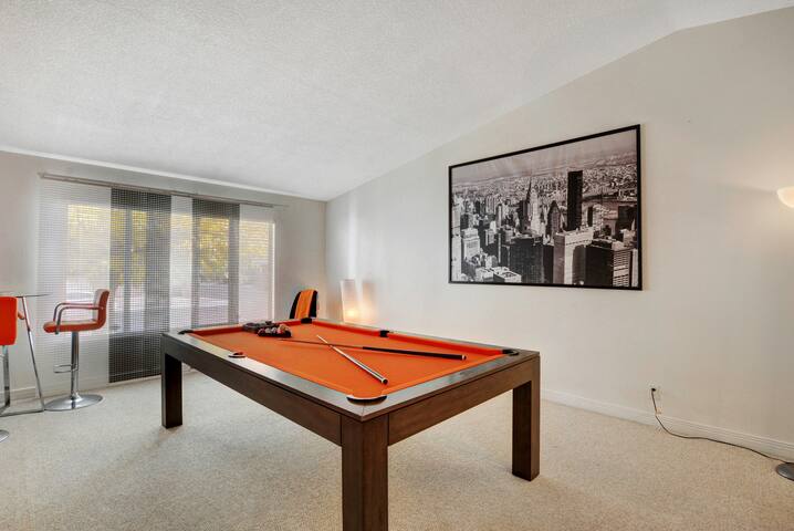 ELEGANT HOME CLOSE TO LV STRIP (up to 7 guests) gallery image 4