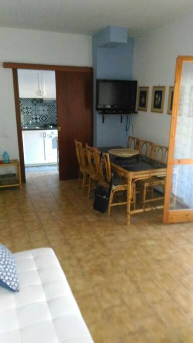 Sala da pranzo interna e Tv