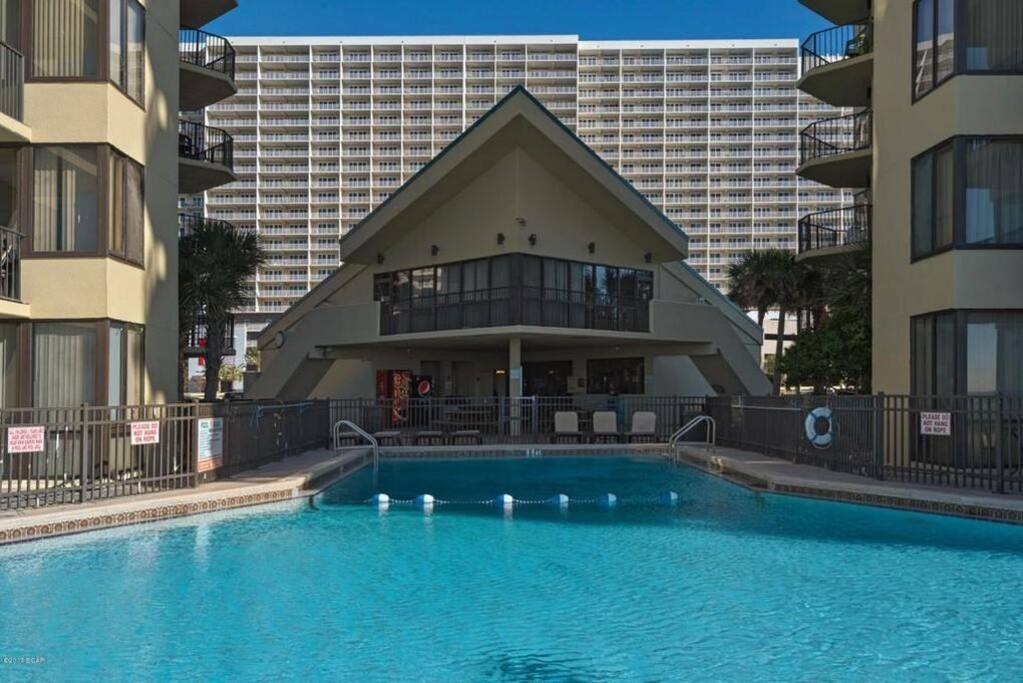 3 Pools