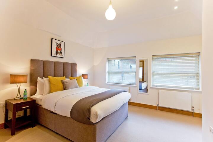 Beautiful Chic 2 bed in Marylebone gallery image 4