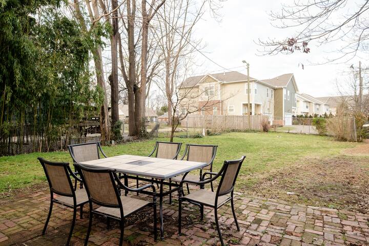 12 South Perfect for Big Groups Downtown Broadway gallery image 5