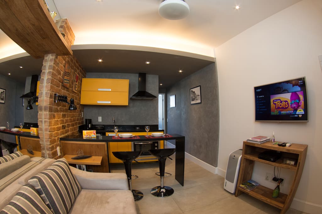 Sala em outro ângulo. Projeto executado por escritório de arquitetura premiado!