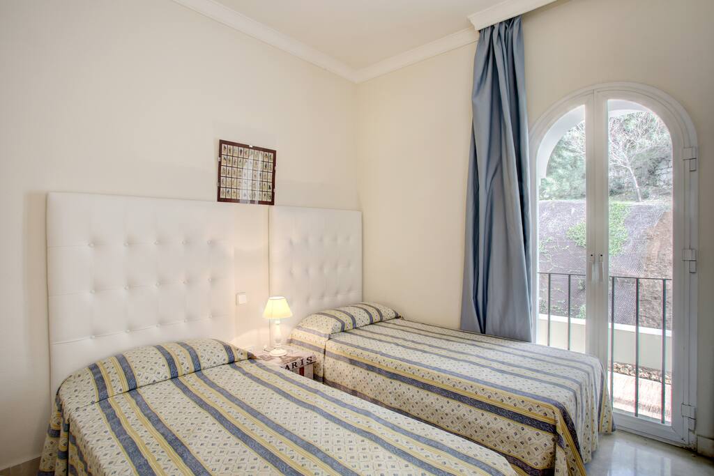 2nd host bedroom