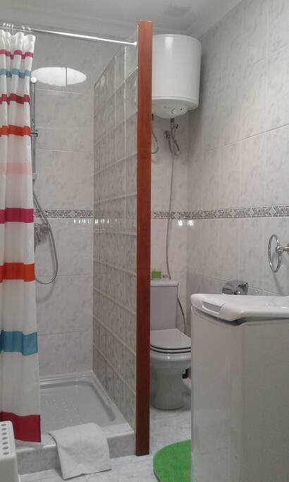 Bad mit Dusche