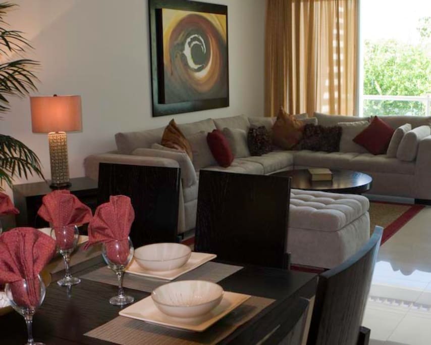 Oasis12 Stunning Condo 201