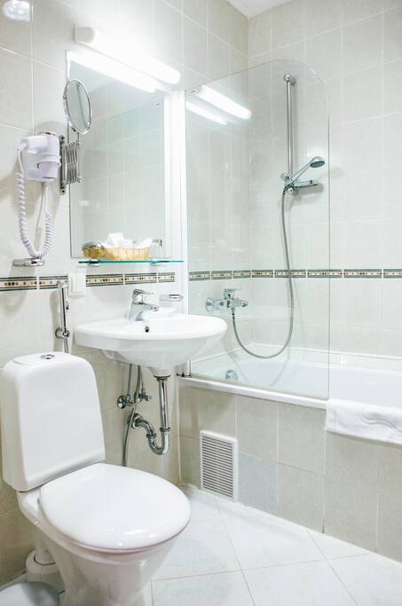 Double room bathroom