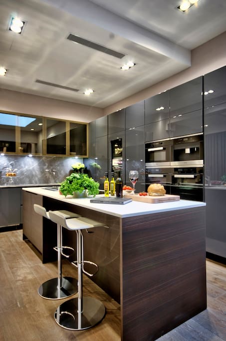 Designer Varenna Kitchen by Poliform