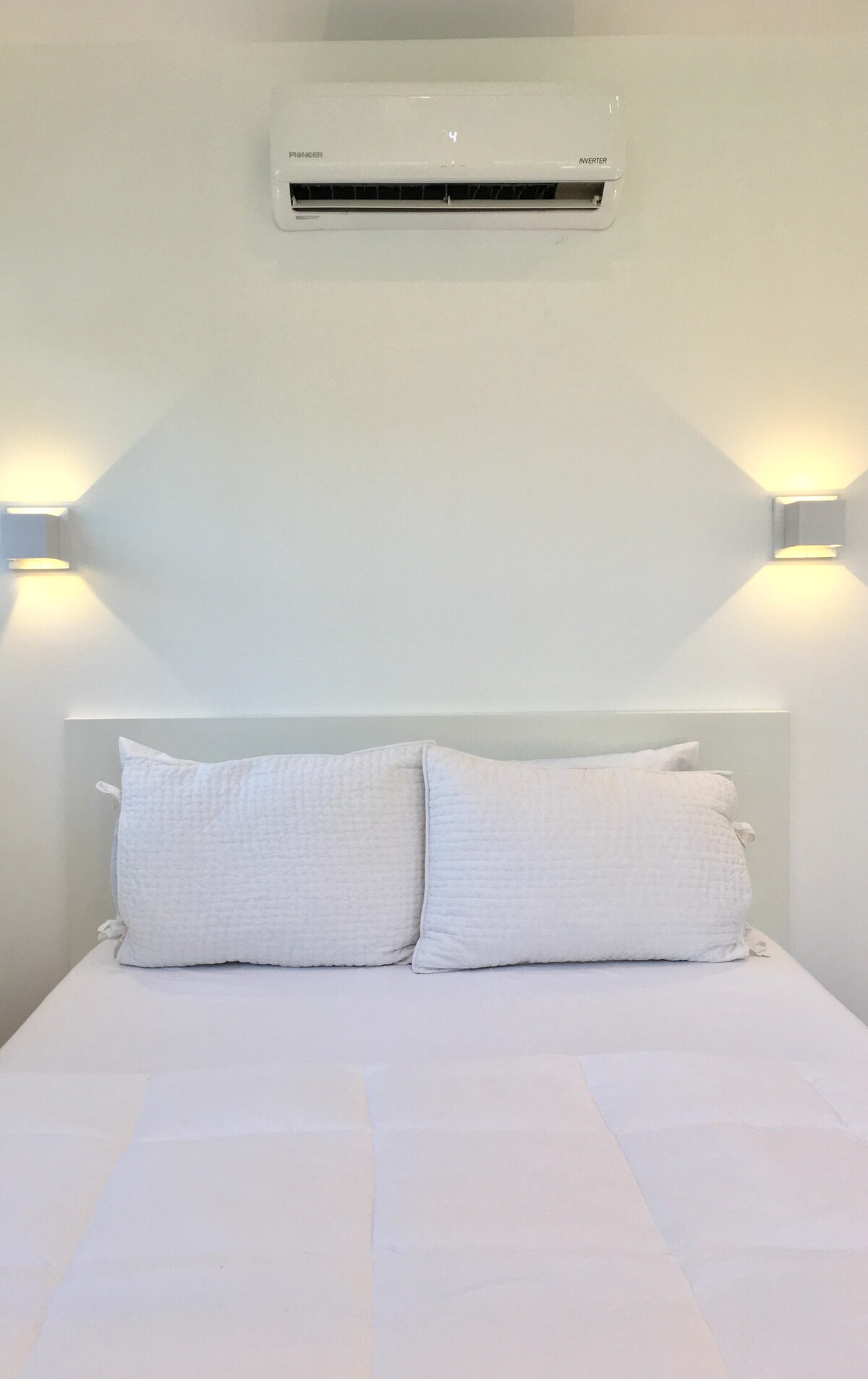 Modern Hyde Park Studio