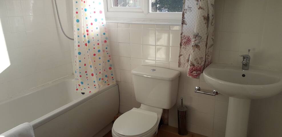 Green View GUEST House gallery image 5