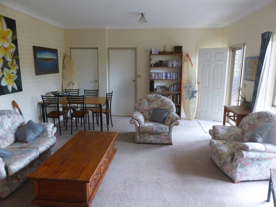 Comfortable shared lounge dining.