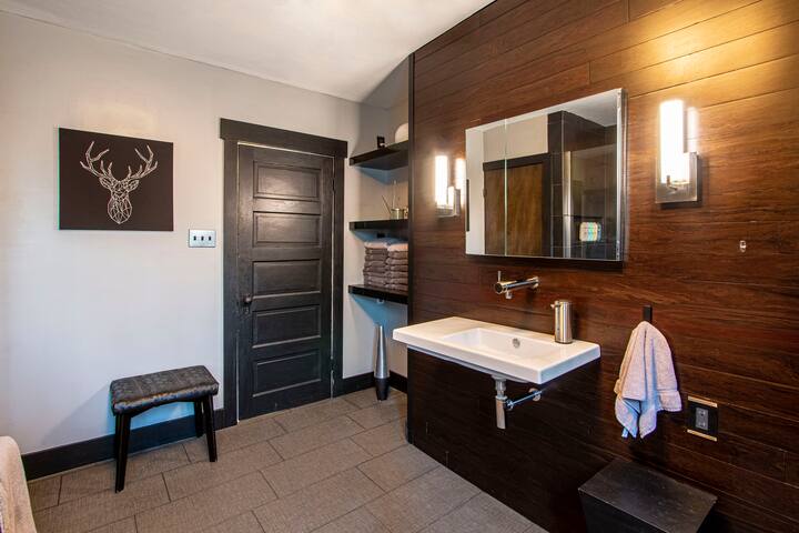 harrison haus gallery image 4