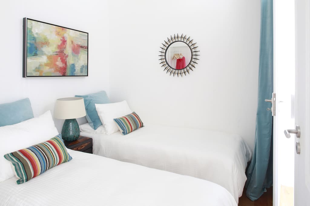 bedroom 2 - can connect with bedroom 1 or not
