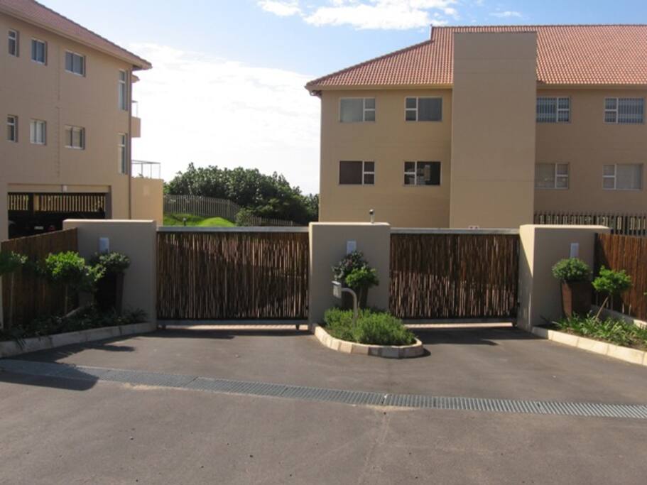 Secure entrance / gated grounds