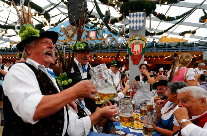 5 Minutes Oktoberfest or Spring Beerfest- MUNICH