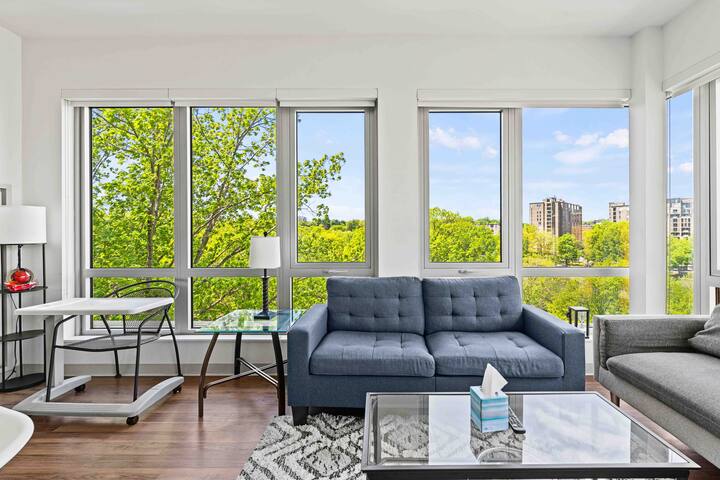 Luxury water view Boston pond gallery image 5