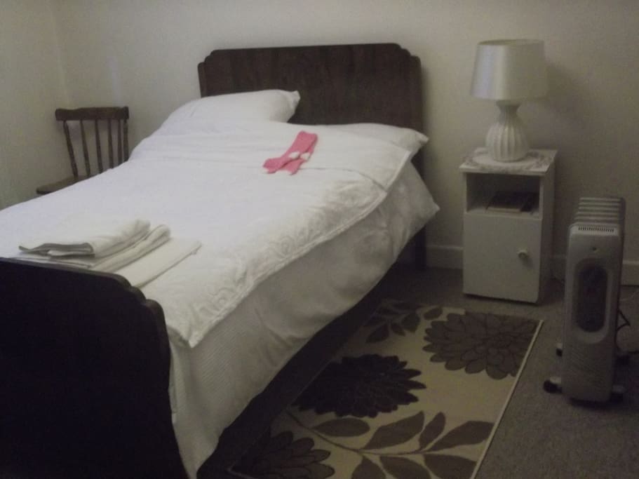 cosy room, with electric blanket, facilities make tea