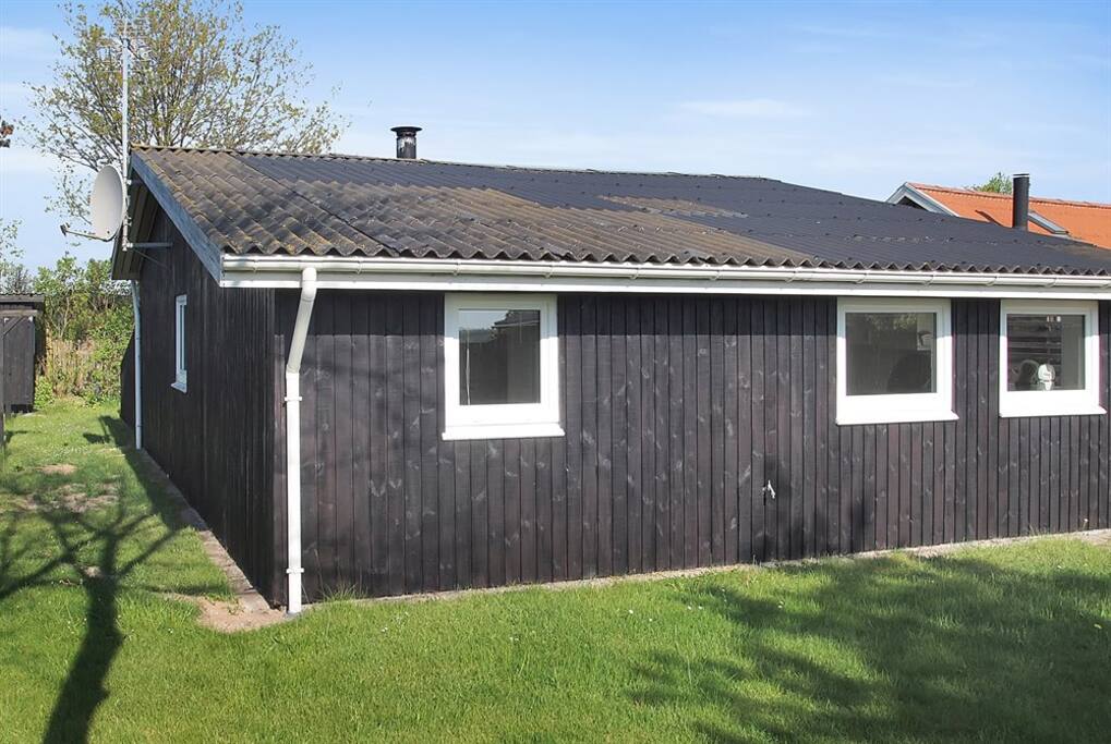 Sommerhuset set fra Vemmingbundstrandvej