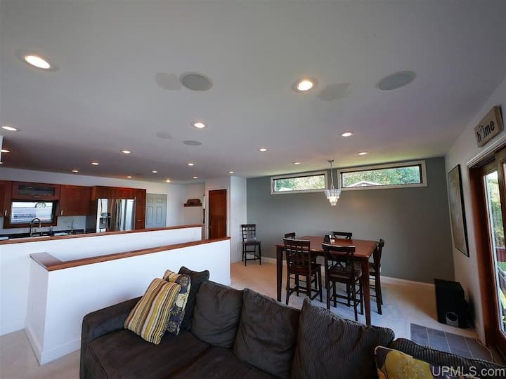 Houghton Canal Lake Rental Just 3mi From Town! - Houghton, MI