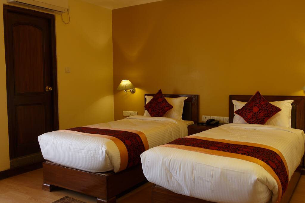 Twin Deluxe room