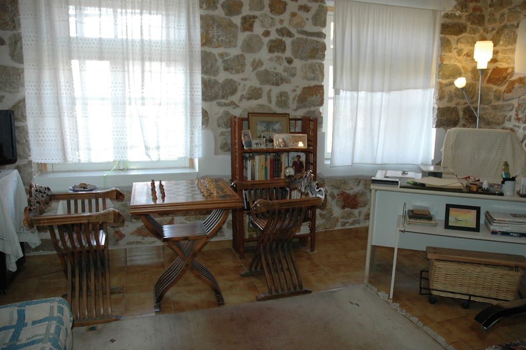 Σαλόνι - Γραφείο Ισόγειο
