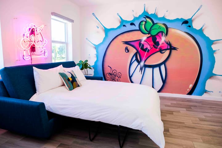 Artsy Miami Apartment Close To Everything - Miami, FL