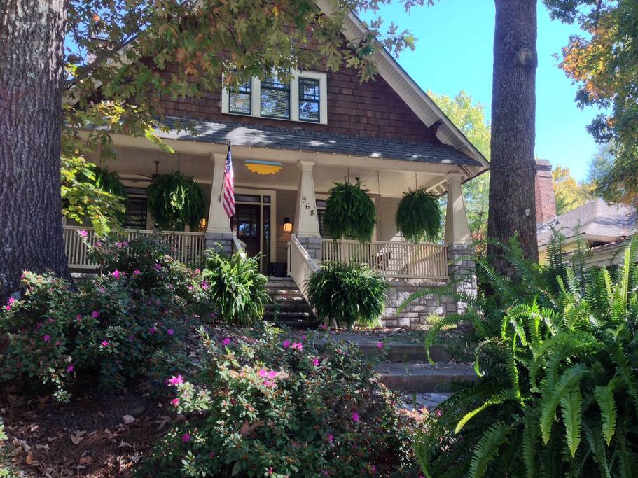 Beautiful Front Porch Living in Grant Park